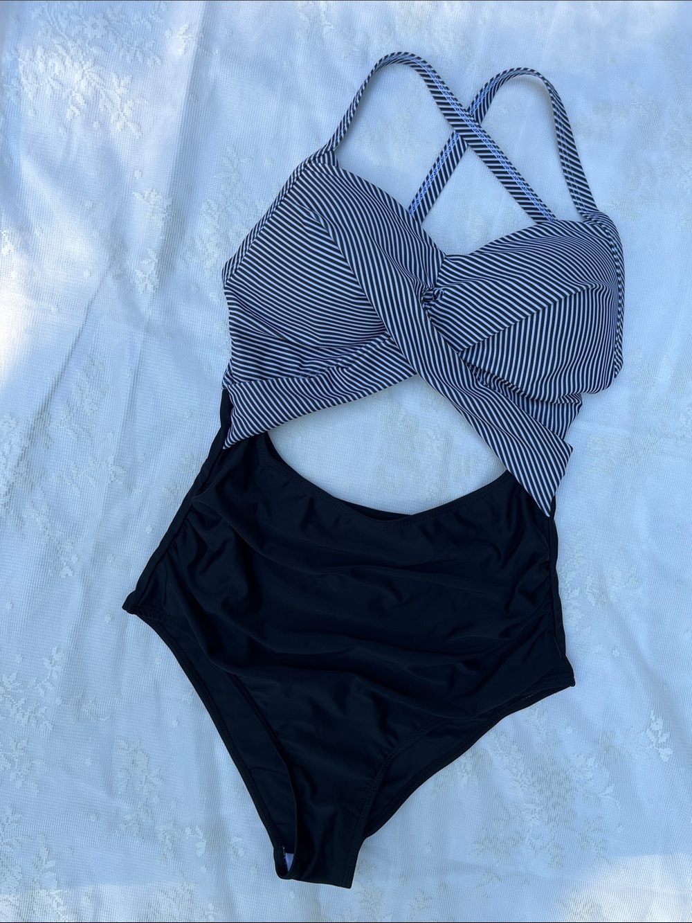 Striped Twist-Front One-Piece Swimsuit in Black and White sz Medium